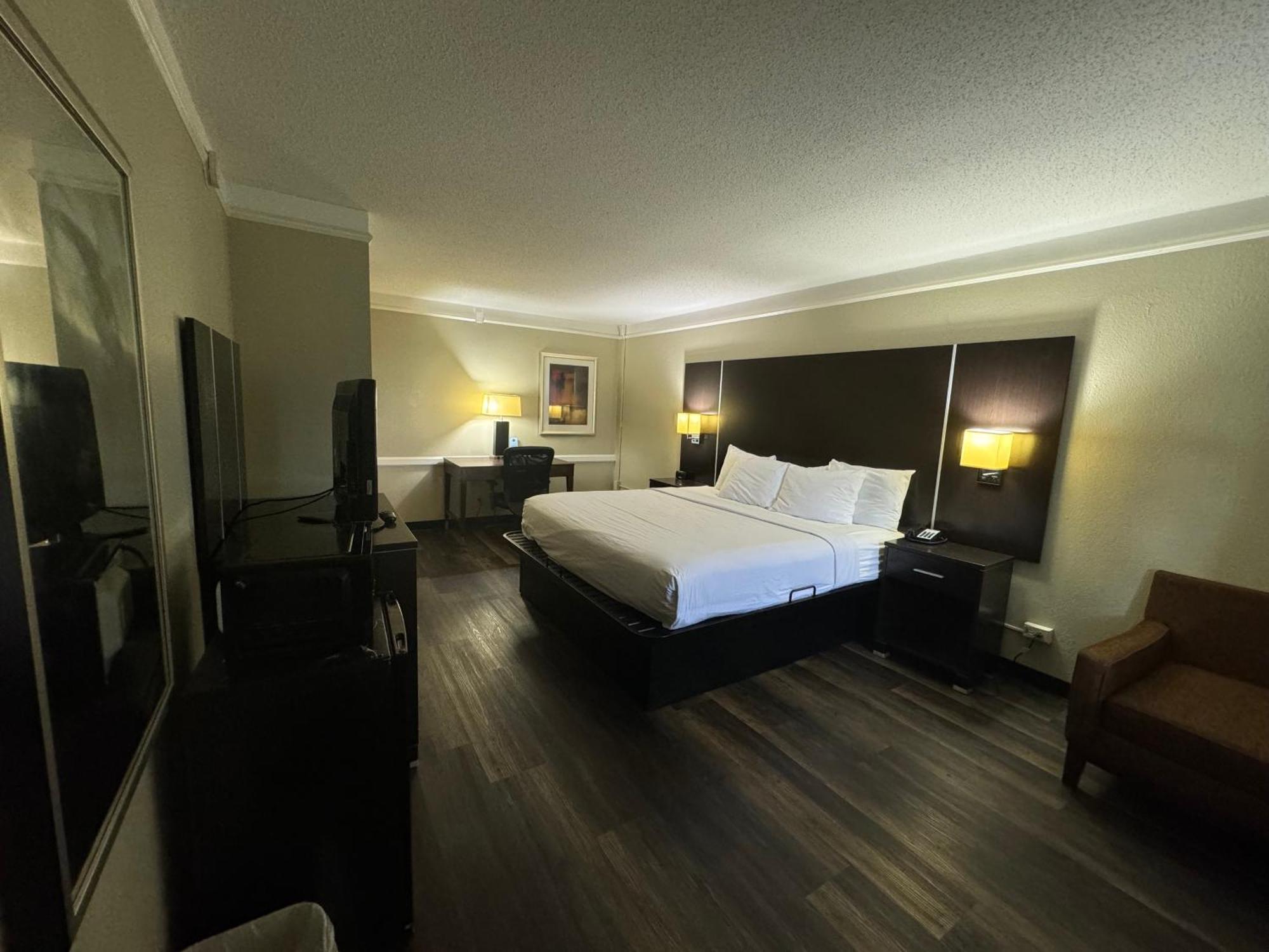 Travelodge By Wyndham Tuscaloosa Buitenkant foto