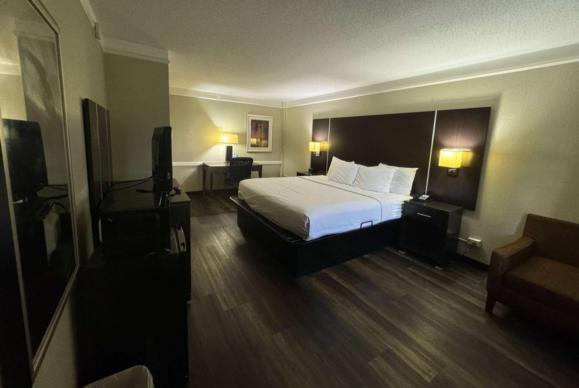 Travelodge By Wyndham Tuscaloosa Buitenkant foto