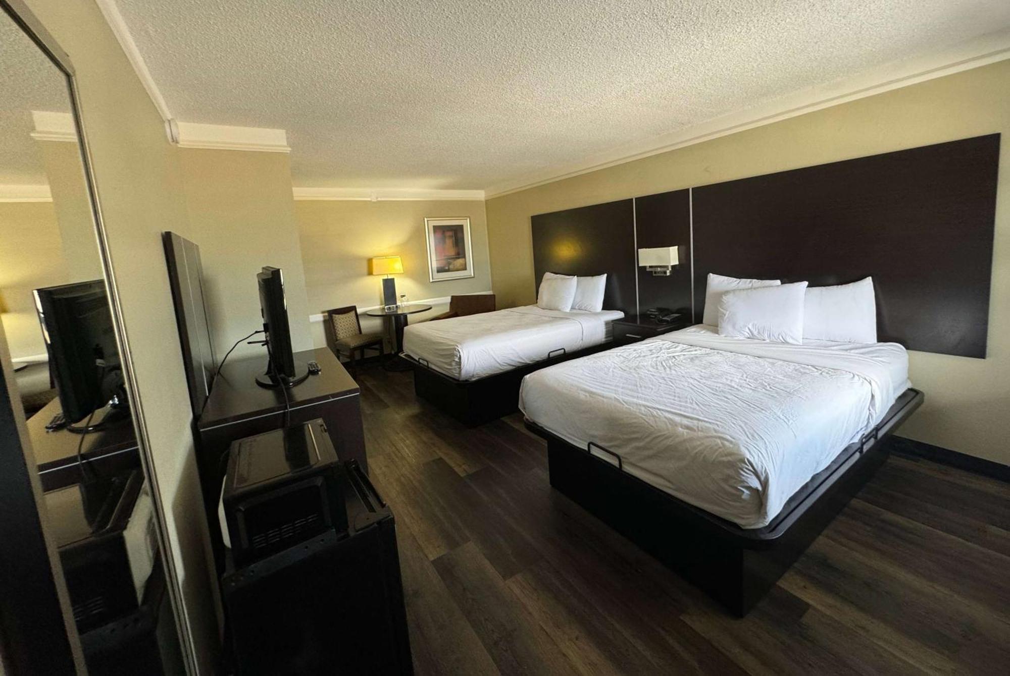 Travelodge By Wyndham Tuscaloosa Buitenkant foto