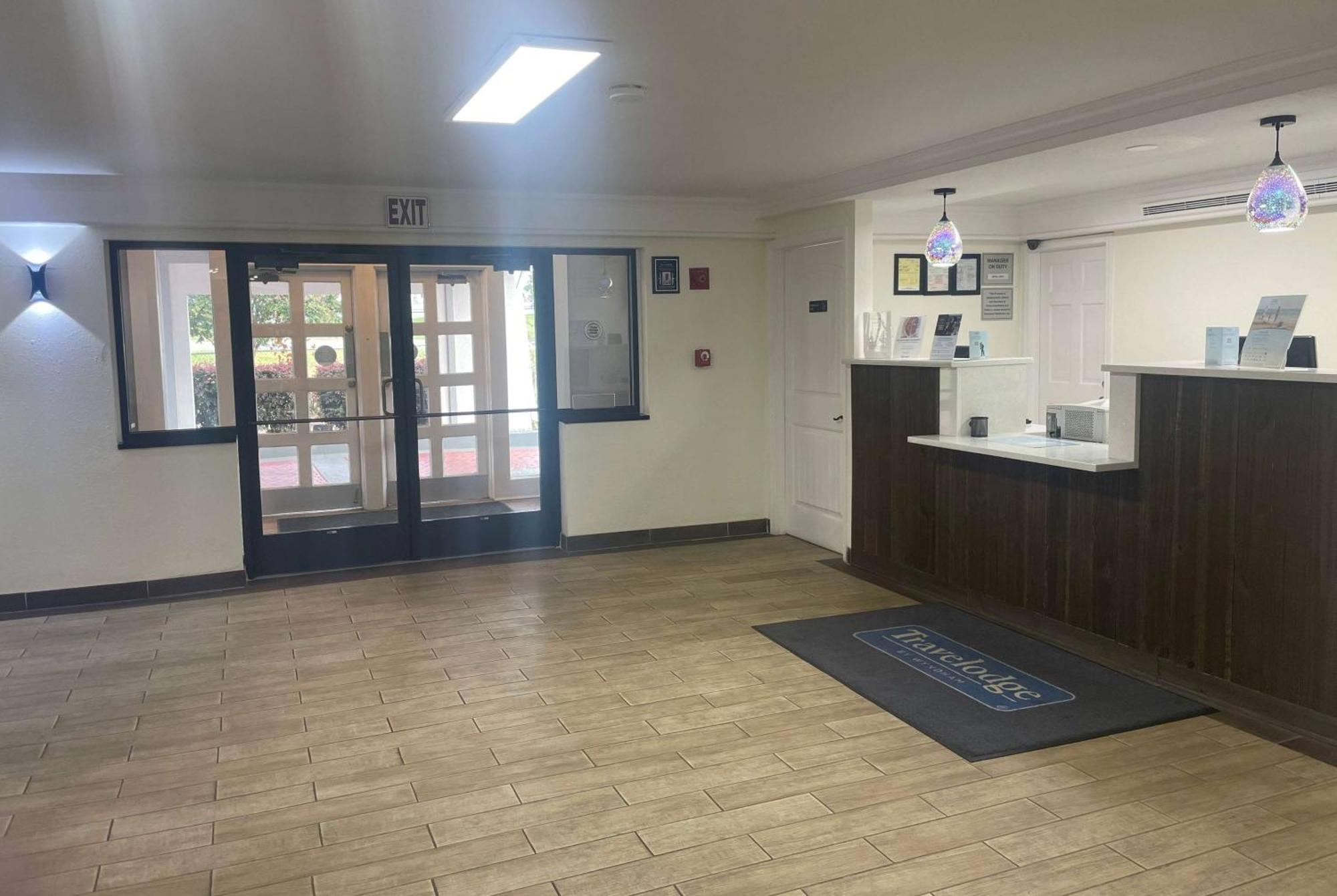 Travelodge By Wyndham Tuscaloosa Buitenkant foto